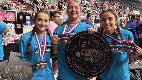 Alaniz dominates, Cobras finish second at State powerlifting meet
