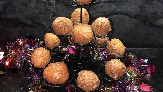 Fast and Easy Donut Holes