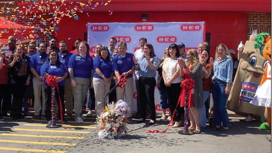 HEB celebrates re-opening after renovations