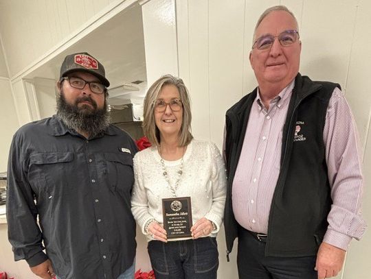 City honors employees at party