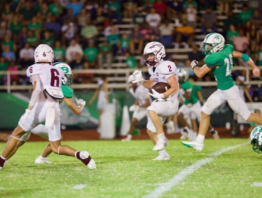 Ganado survives Boling 28-27