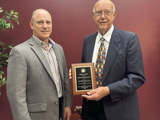 Tomaszewski, students earn top recognitions at American Dairy Science Association meeting