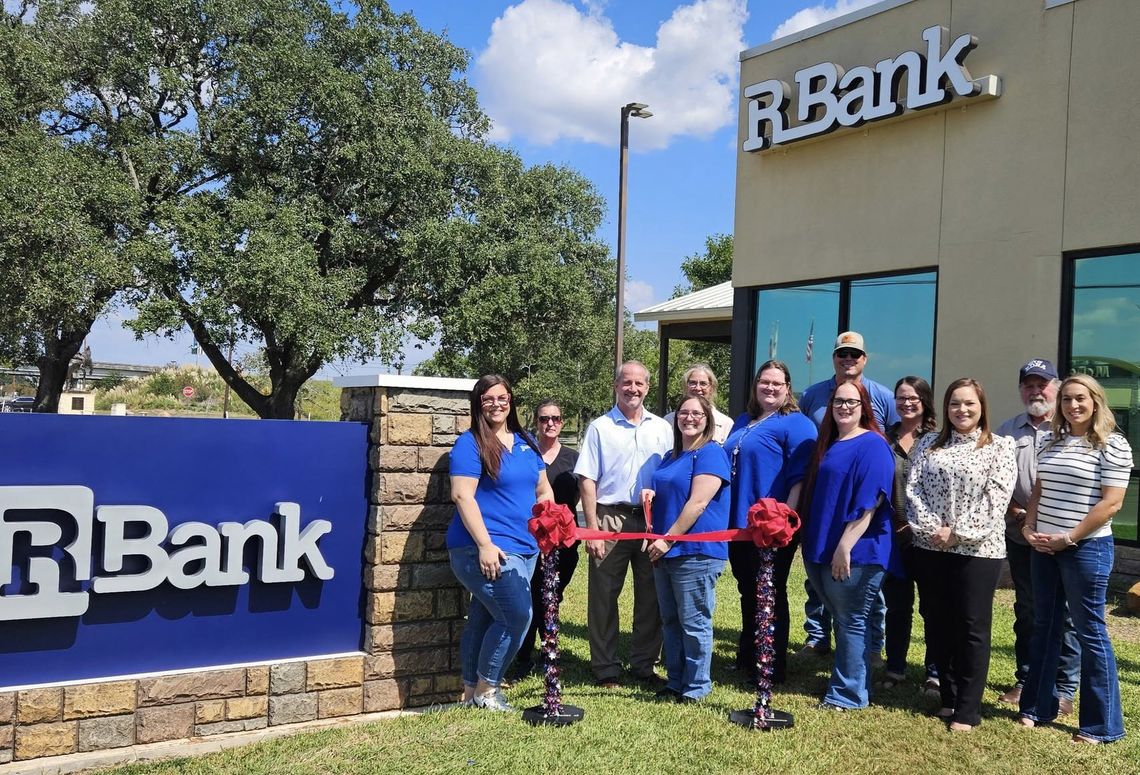 R-Bank ribbon cutting R-Bank ribbon cutting