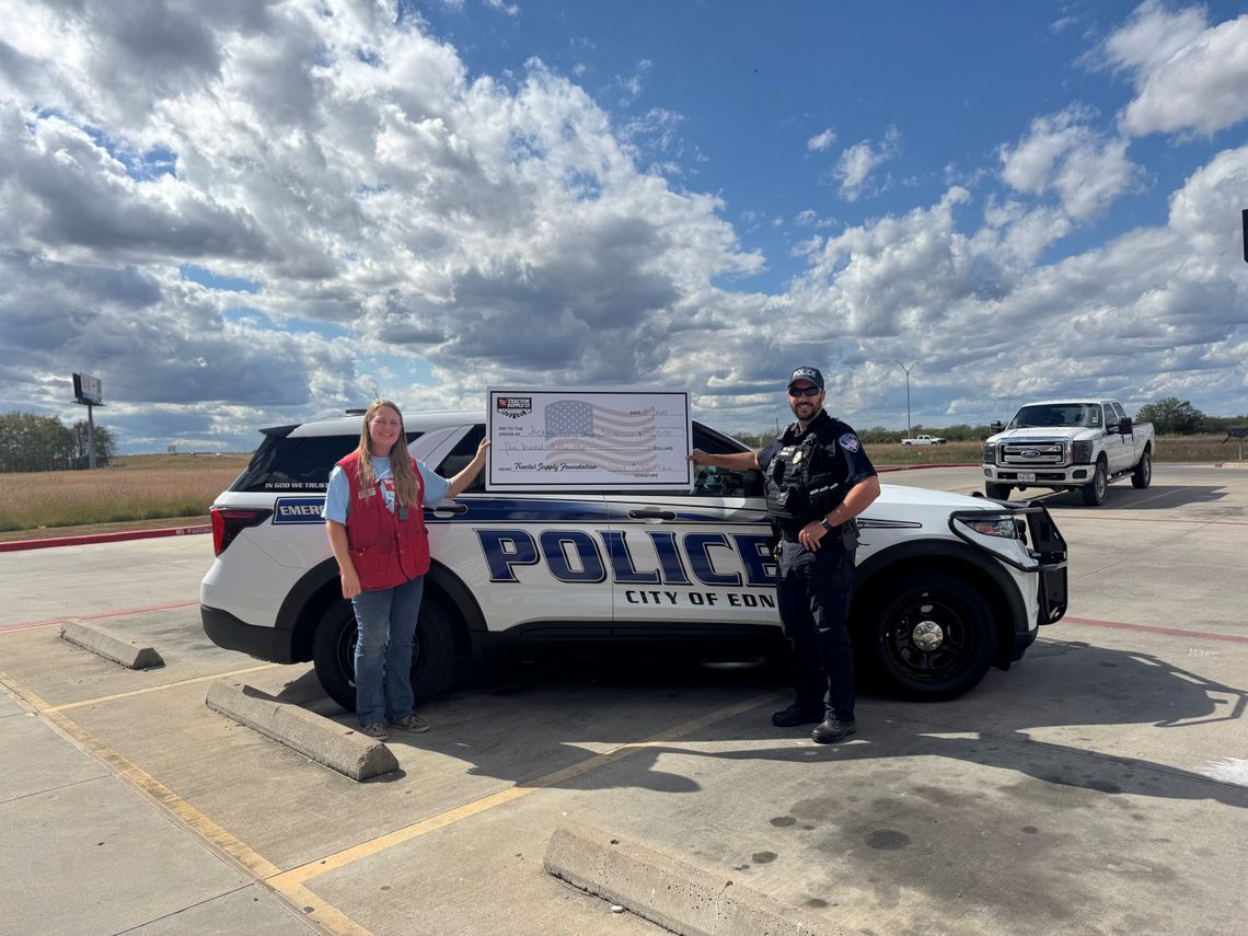 Tractor Supply Donates to Local Hometown Heroes Tractor Supply Donates to Local Hometown Heroes